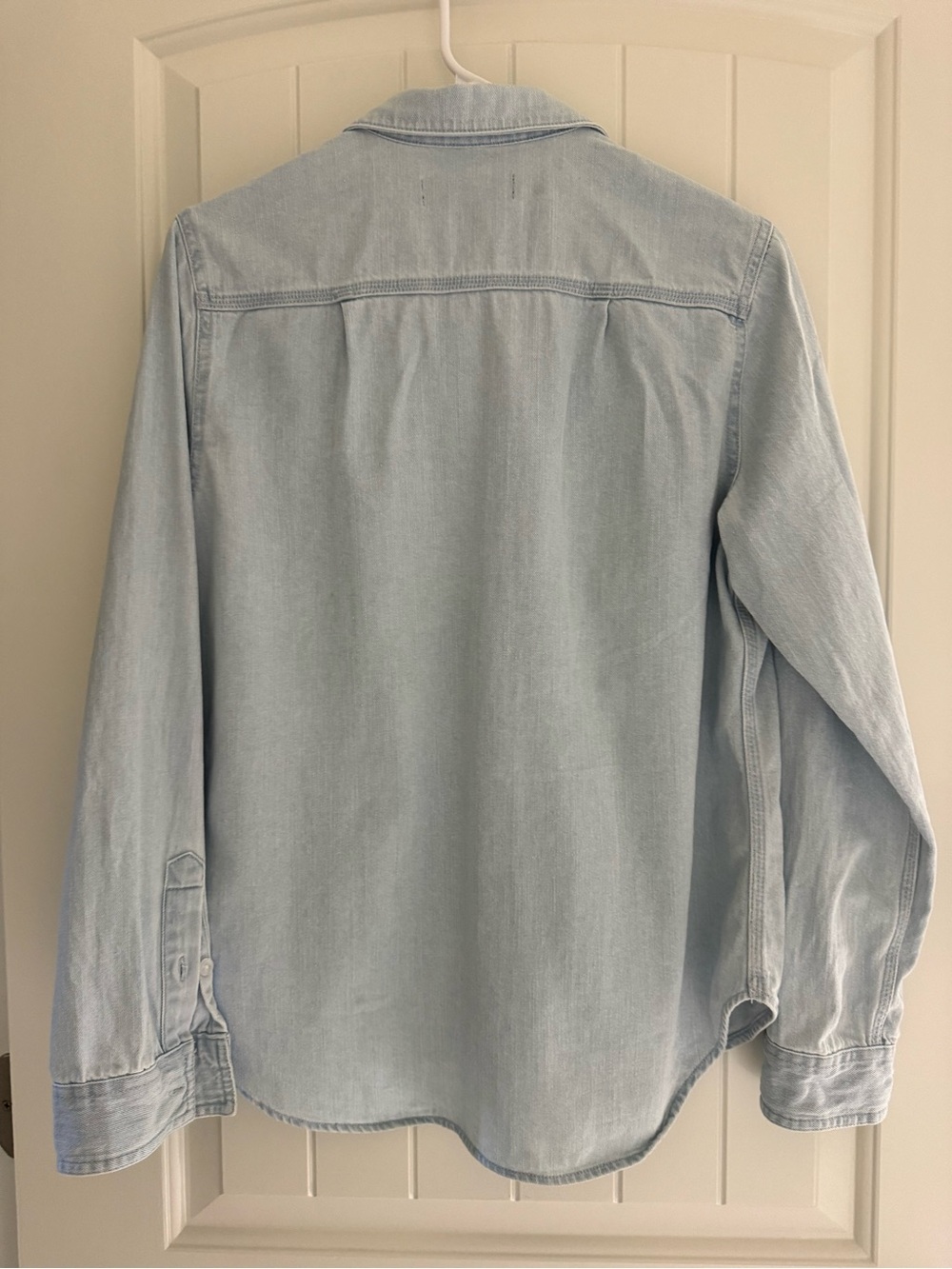 Quince Light Wash Denim Shirt - women’s size medium - Picture 4 of 4